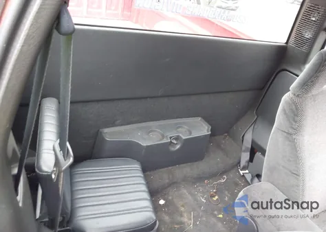 1996 Chevrolet S Truck S10 z USA, uszkodzony, nr VIN 1GCCS19XXT8152046